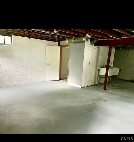 1413 Albany Street, Utica, NY 13501