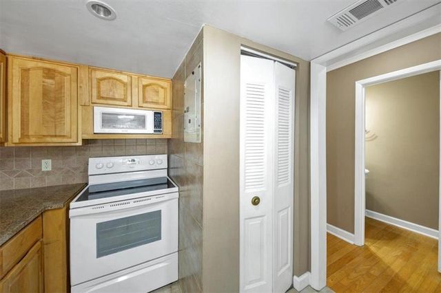 471 Northridge Crossing Drive, Atlanta, GA 30350