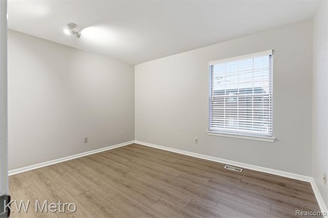 1563 N Bywood Avenue, Clawson, MI 48017