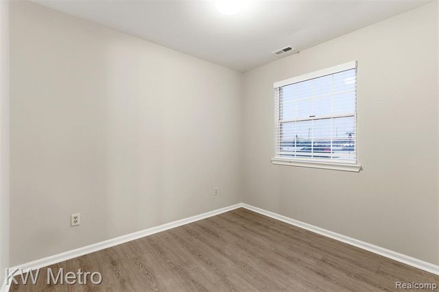 1563 N Bywood Avenue, Clawson, MI 48017