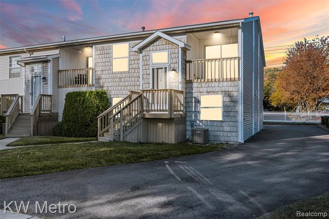 1563 N Bywood Avenue, Clawson, MI 48017