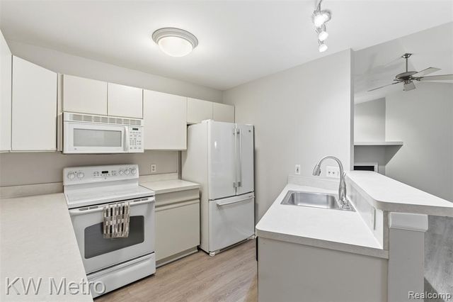 1563 N Bywood Avenue, Clawson, MI 48017