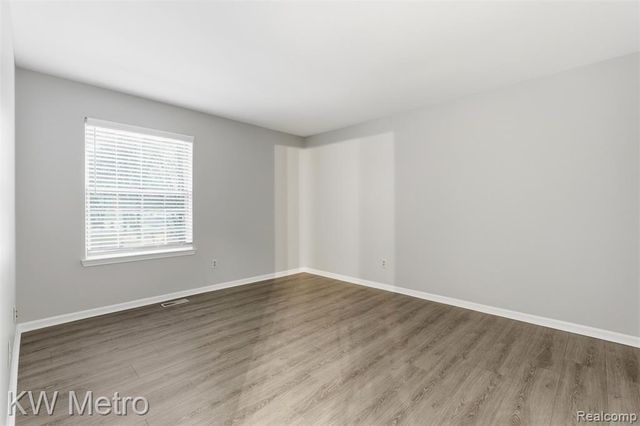 1563 N Bywood Avenue, Clawson, MI 48017