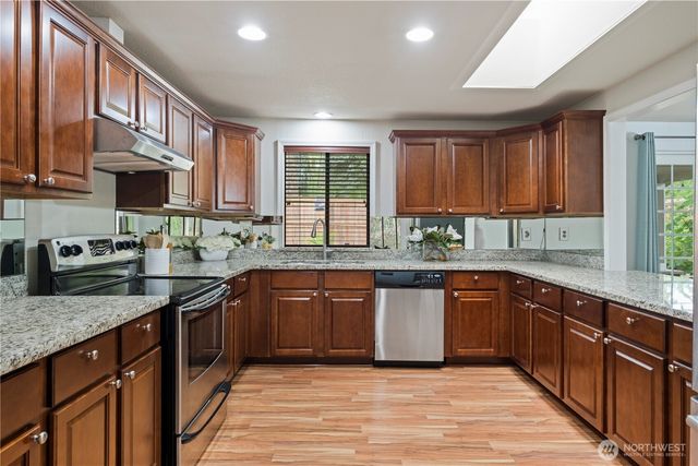 21906 Old Poplar Way, Brier, WA 98036
