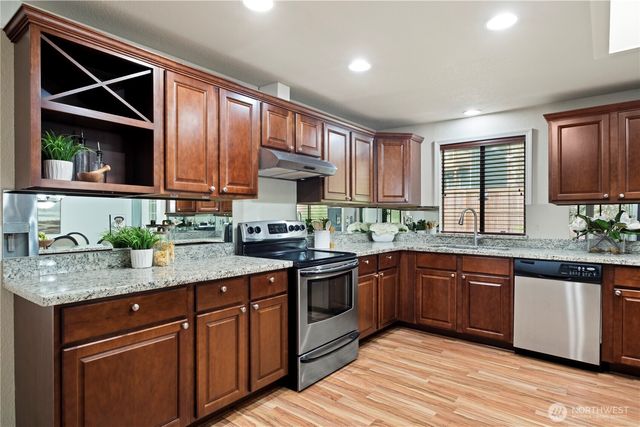 21906 Old Poplar Way, Brier, WA 98036