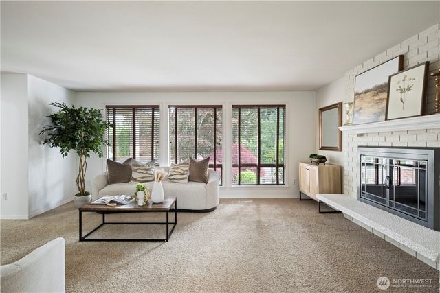 21906 Old Poplar Way, Brier, WA 98036