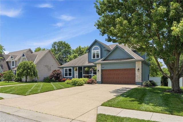 204 N WALKER Drive, Raymore, MO 64083