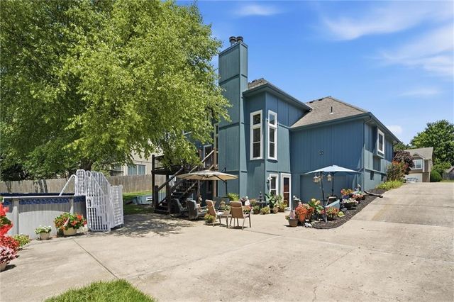 204 N WALKER Drive, Raymore, MO 64083