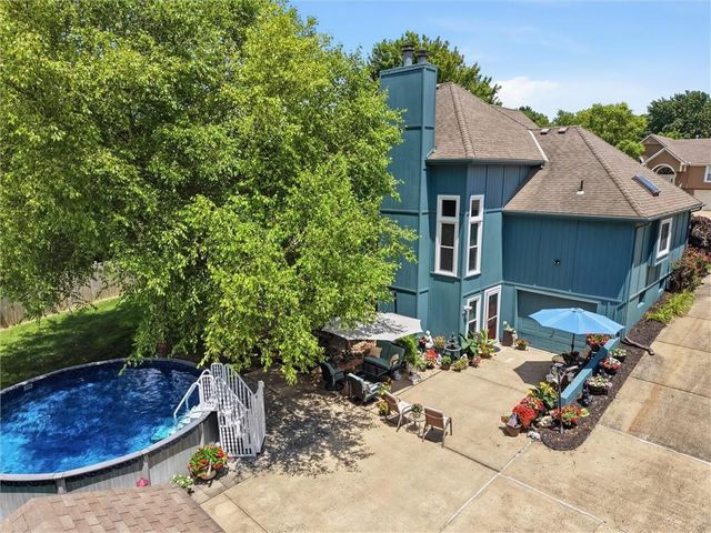 204 N WALKER Drive, Raymore, MO 64083