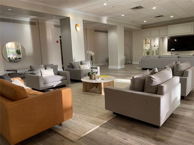 5600 Collins Ave 15B, Miami Beach, FL 33140