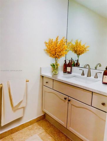 5600 Collins Ave 15B, Miami Beach, FL 33140