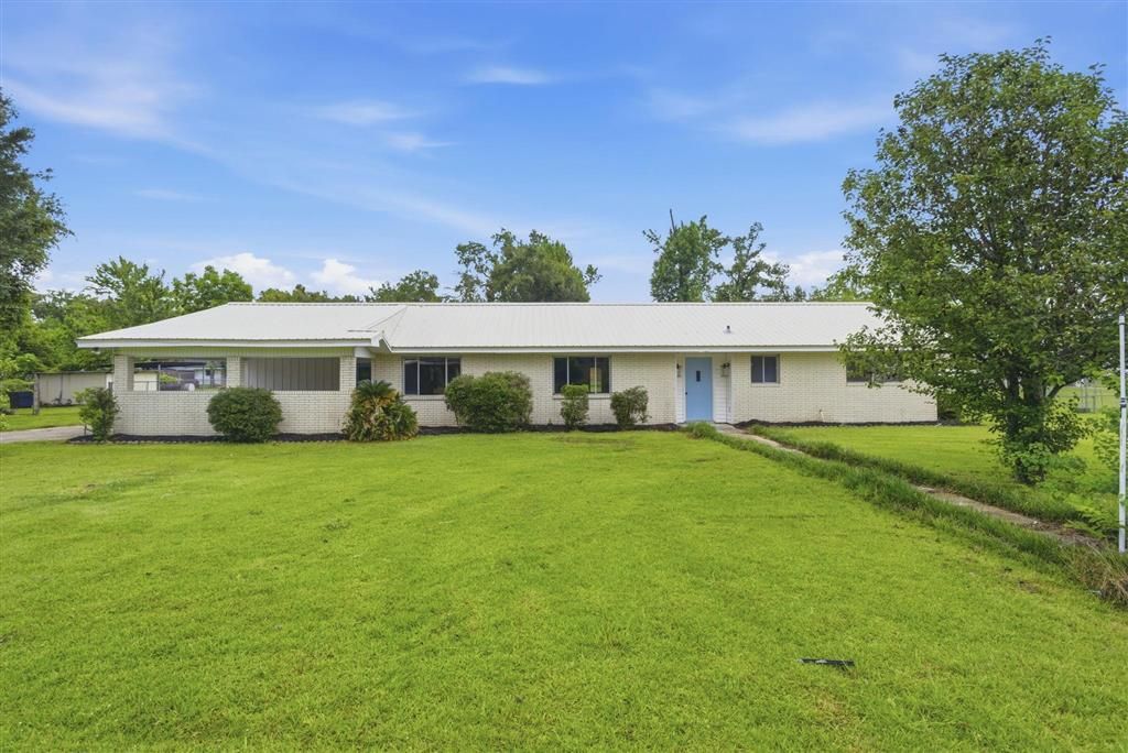 325 Noma, Westlake, LA 70669