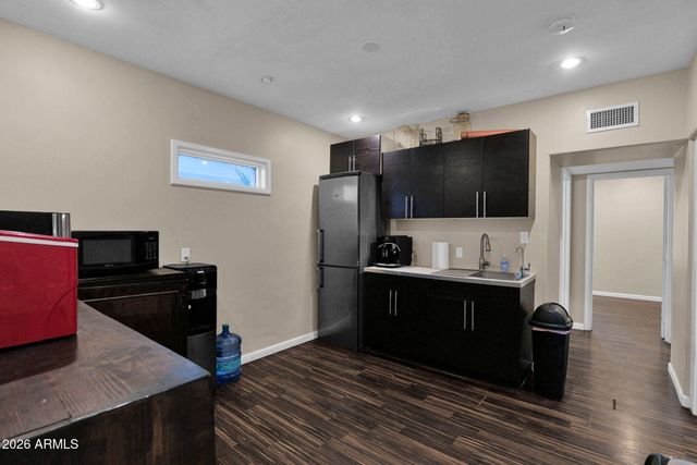 1111 W MCDOWELL Road, Phoenix, AZ 85007