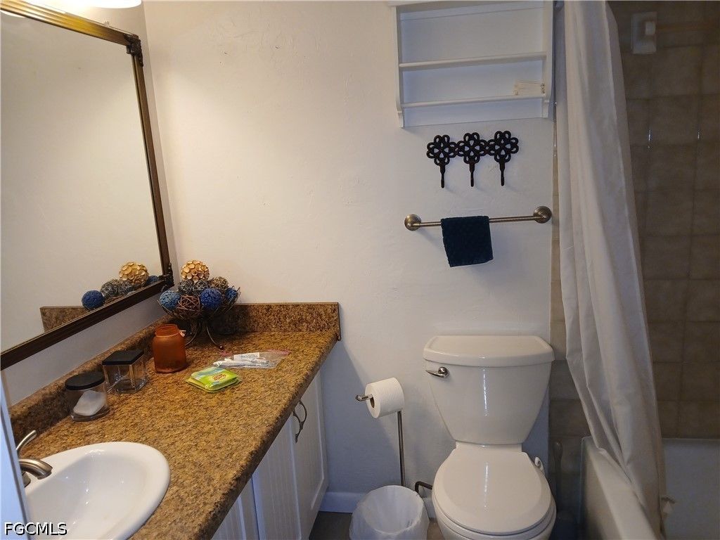 Image 13 of property listing at 4513 SW 8th CT 103, Cape Coral, FL 33914