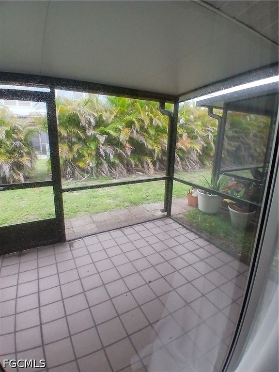 Image 14 of property listing at 4513 SW 8th CT 103, Cape Coral, FL 33914