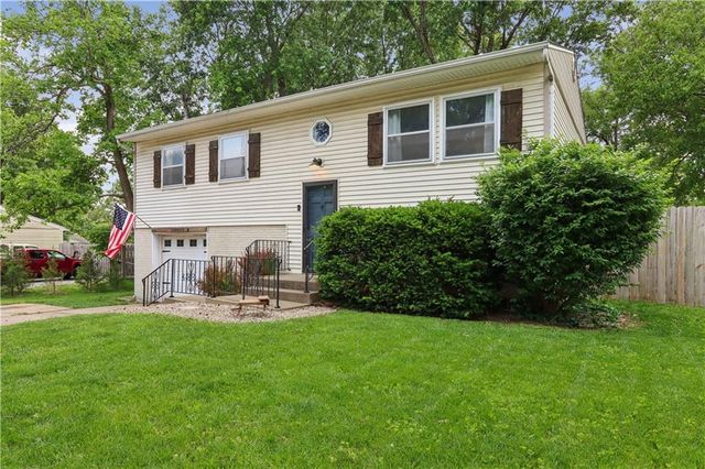 10022 Antioch Road, Overland Park, KS 66212