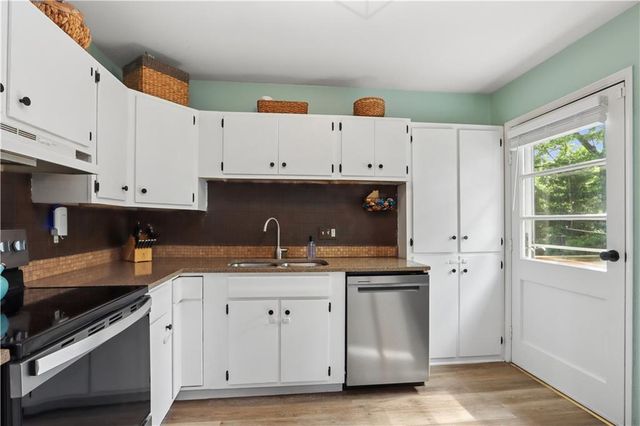 10022 Antioch Road, Overland Park, KS 66212