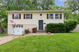 10022 Antioch Road, Overland Park, KS 66212