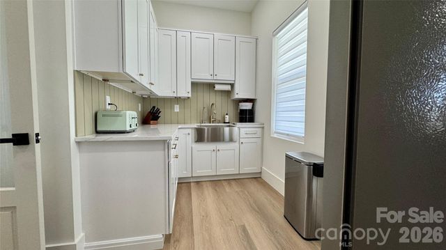 1360 Sain Road, Hickory, NC 28602