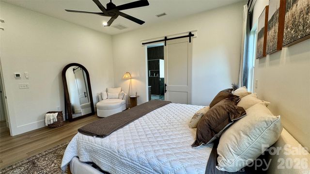 1360 Sain Road, Hickory, NC 28602