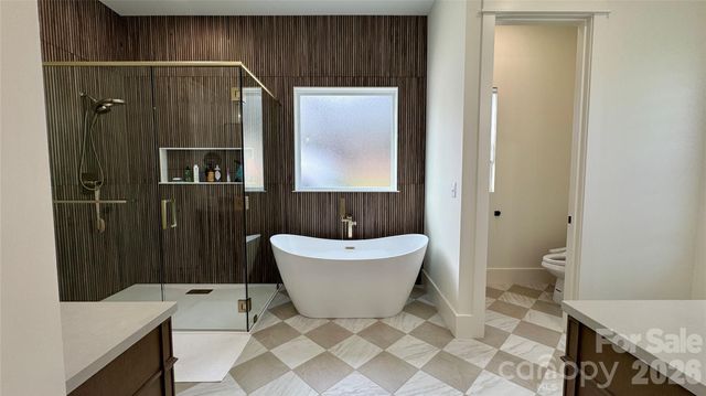 1360 Sain Road, Hickory, NC 28602