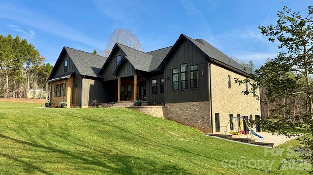 1360 Sain Road, Hickory, NC 28602