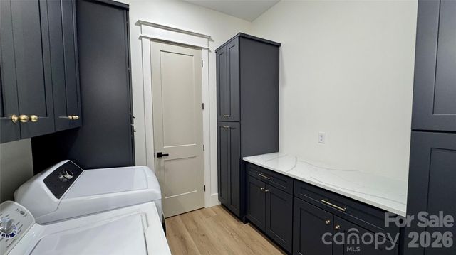 1360 Sain Road, Hickory, NC 28602