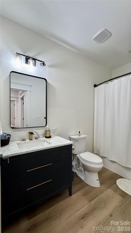 1360 Sain Road, Hickory, NC 28602