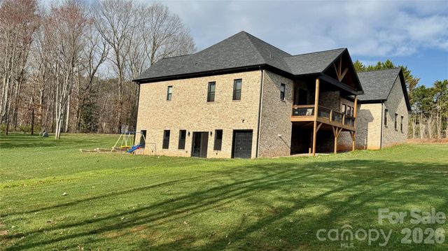 1360 Sain Road, Hickory, NC 28602