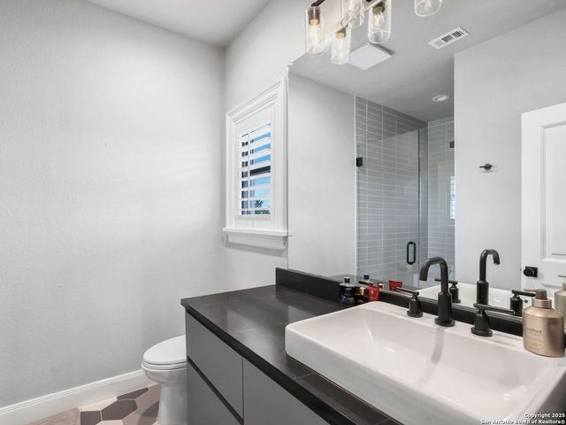 7 Davenport Lane, San Antonio, TX 78257