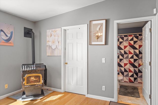 12 Pearl St, Auburn, MA 01501