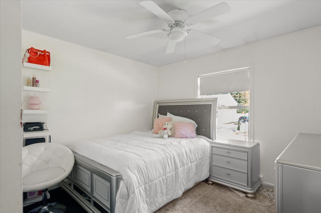 12 Pearl St, Auburn, MA 01501