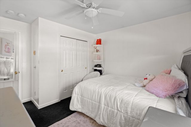 12 Pearl St, Auburn, MA 01501