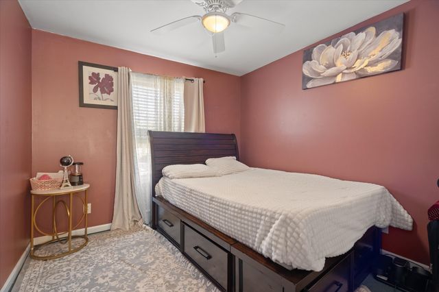 12 Pearl St, Auburn, MA 01501