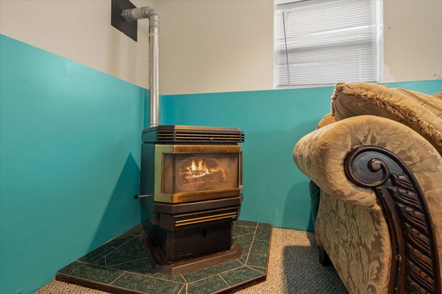 12 Pearl St, Auburn, MA 01501