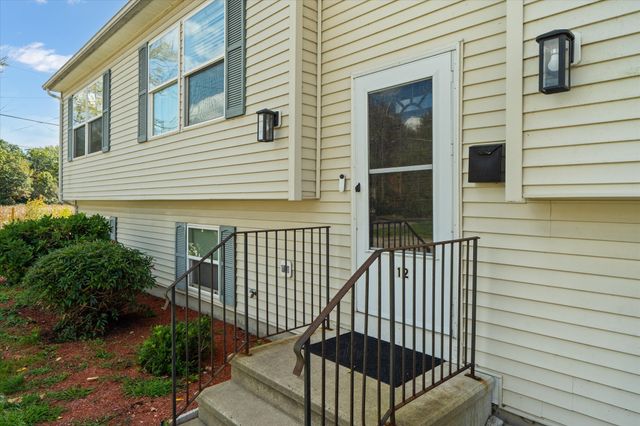 12 Pearl St, Auburn, MA 01501