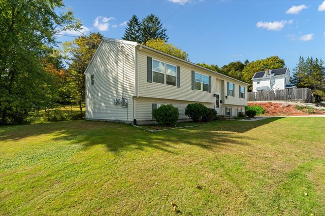 12 Pearl St, Auburn, MA 01501