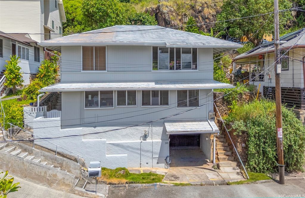 3251 Palolo Terrace Place, Honolulu, HI 96816