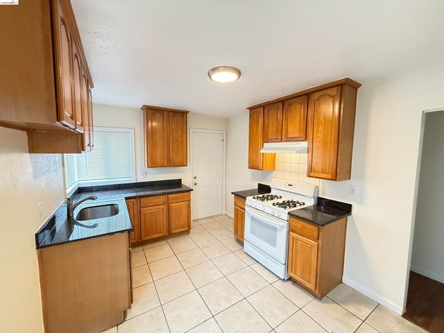 1817 73Rd Ave, Oakland, CA 94621