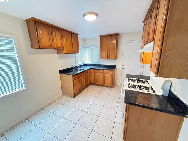 1817 73Rd Ave, Oakland, CA 94621