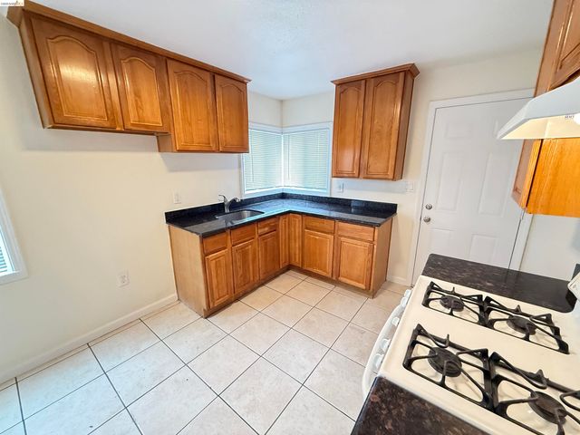 1817 73Rd Ave, Oakland, CA 94621