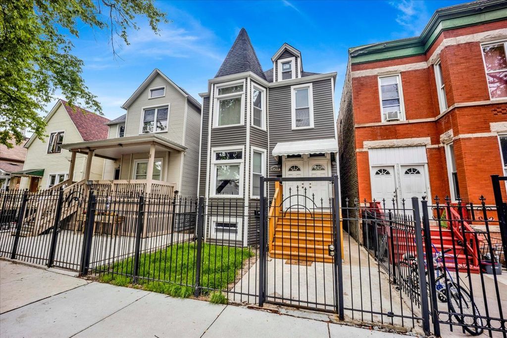 Image 2 of property listing at 1821 N Tripp Avenue, Chicago, IL 60639