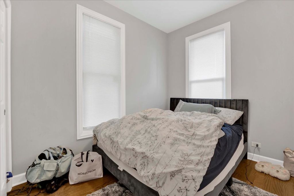 Image 15 of property listing at 1821 N Tripp Avenue, Chicago, IL 60639