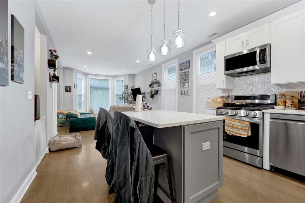Image 21 of property listing at 1821 N Tripp Avenue, Chicago, IL 60639