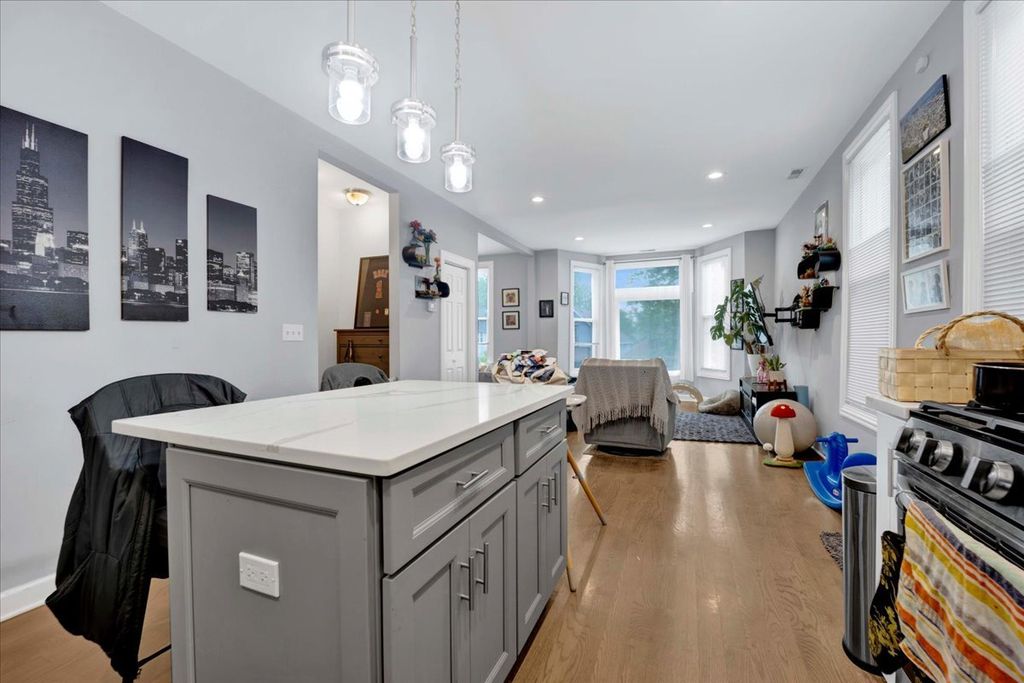 Image 25 of property listing at 1821 N Tripp Avenue, Chicago, IL 60639