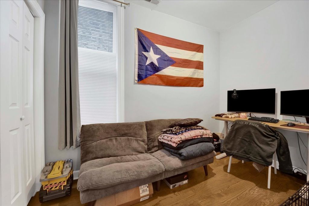 Image 27 of property listing at 1821 N Tripp Avenue, Chicago, IL 60639