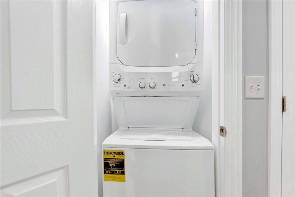 Image 33 of property listing at 1821 N Tripp Avenue, Chicago, IL 60639
