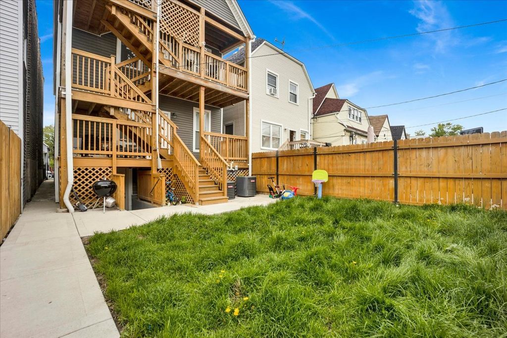 Image 41 of property listing at 1821 N Tripp Avenue, Chicago, IL 60639