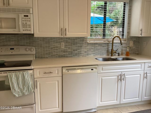 216 Pine Cone Trail, Ormond Beach, FL 32174