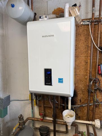 55 Lester Avenue, Freeport, NY 11520